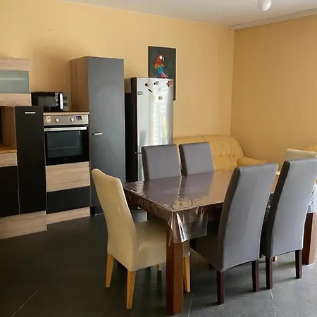 Schoene Eigentumswohnung In Sehr Ruhiger Lage Apartment Neustetten